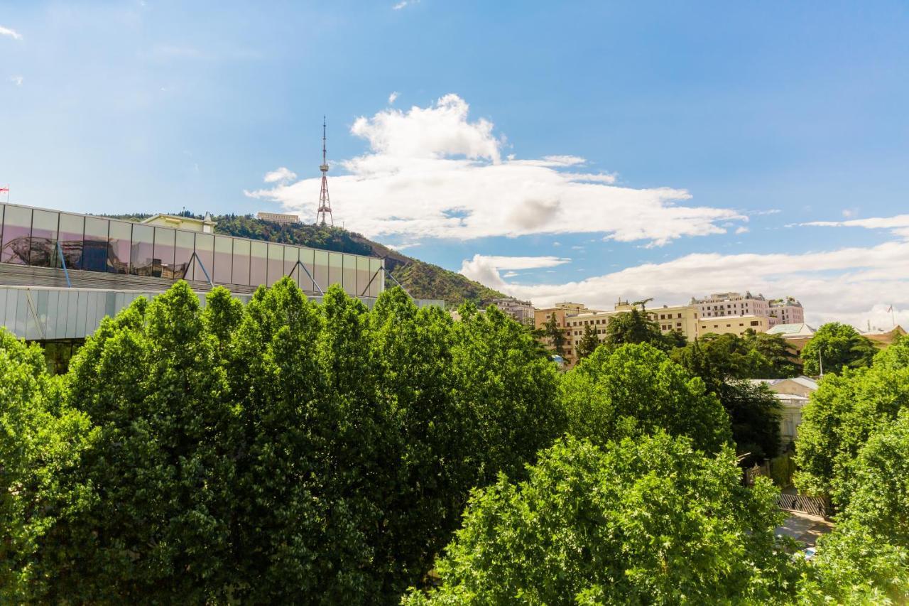 Dat Exx Apartments On Liberty Square Tbilisi Buitenkant foto